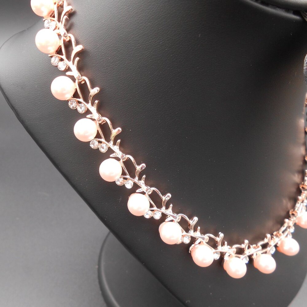Necklace, Pink Color Shell Pearl and White Crystal Necklace - Picture 6 of 12